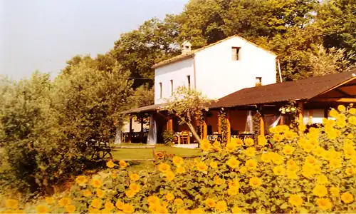 Il Girasole Village - veduta della struttura tra le colline di Massignano