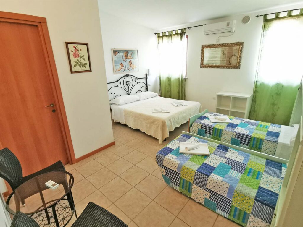 Camera Rosa - camera romantica al Girasole Village