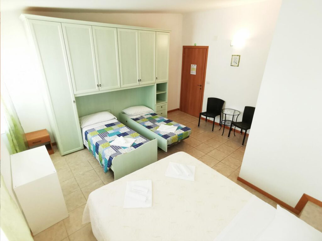 C10_1200x1600web_ROSA-2