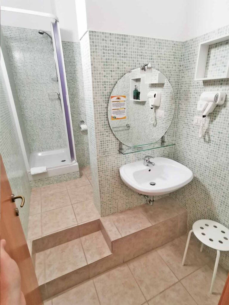 C10_1200x1600web_ROSA-3