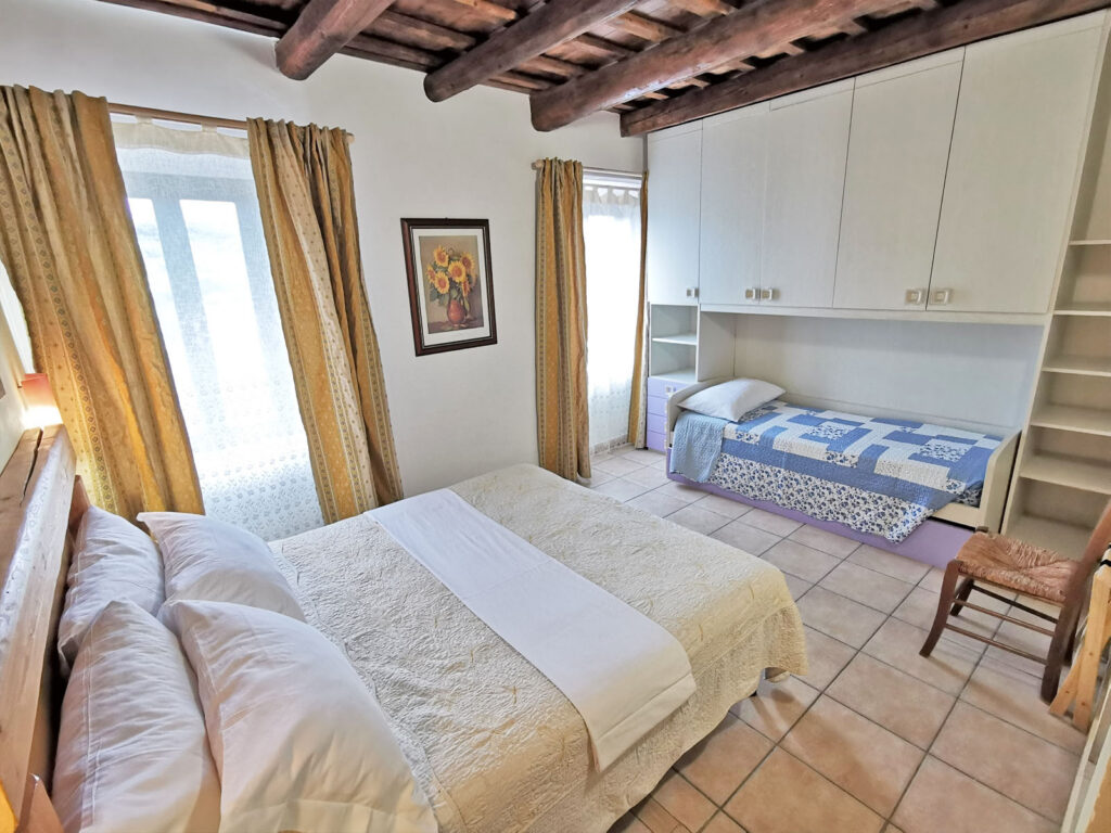 C8_1600x1200web_GIRASOLE-1